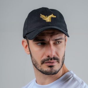 Boné Preto com Dourado